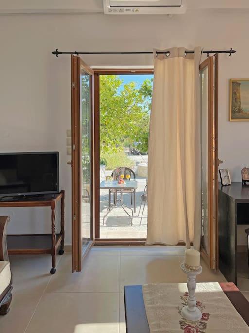 Appartement New Close To Medical Center With Garden Iraklion